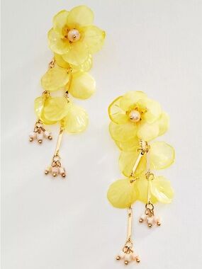 NWT Anthropologie Floral Drop Earrings in Dark Light Yellow Statement Earrings